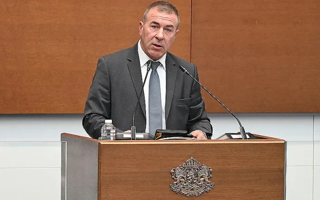 Рашков: Тръгвам си заради натиск за "Петрохан". Искат да заметат следи