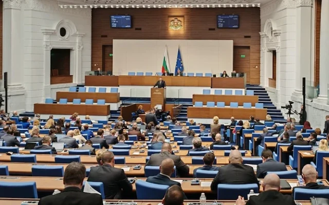 Депутатите циментираха новия Изборен кодекс въпреки критиките