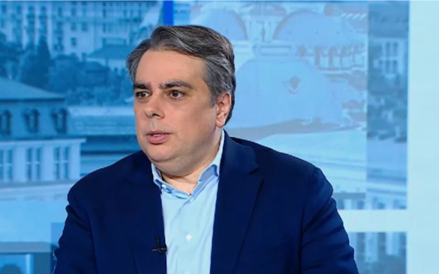 Асен Василев: Лъжа е, че лично съм наредил Божанков да не се включва в листите