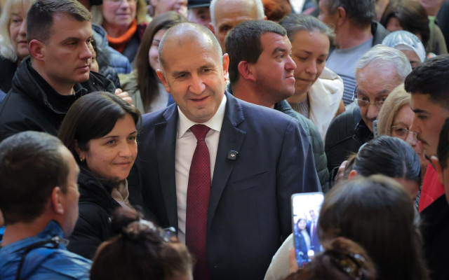 Радев:  Страната ни следва да доставя нефт и газ оттам, откъдето е най-евтино, а не най-идеологически чисто