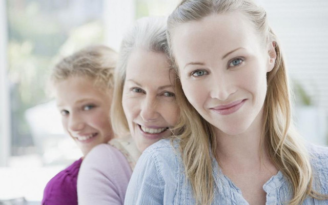 Кога започваме да приличаме на майките си: Отговорът може да ви изненада