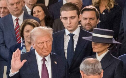 Viral >> Нова конспирация гърми: Доналд и Барън Тръмп са пътешественици във времето