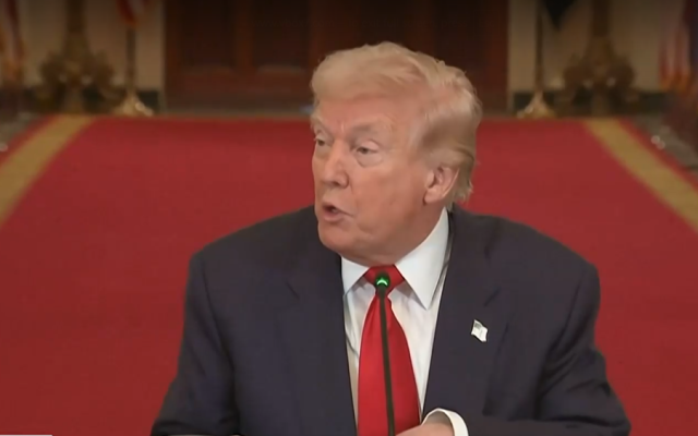 Тръмп със смразяваща заплаха към Иран: Смърт, Огън и Ярост ще се изсипят върху тях... ако спрат петрола през Ормузкия проток