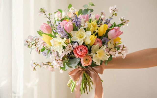 Честит празник, скъпи дами!