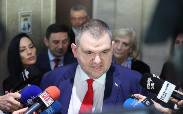 Без Пеевски: Депутати регистрираха ДПС-Ново начало за изборите