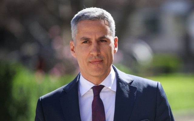 Гюров разпореди проверка защо АПИ е похарчила парите за пътища за 4 години за една