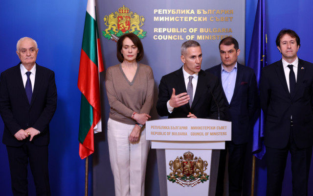 За утре е планиран полет за евакуиране на около 300 българи от Оман