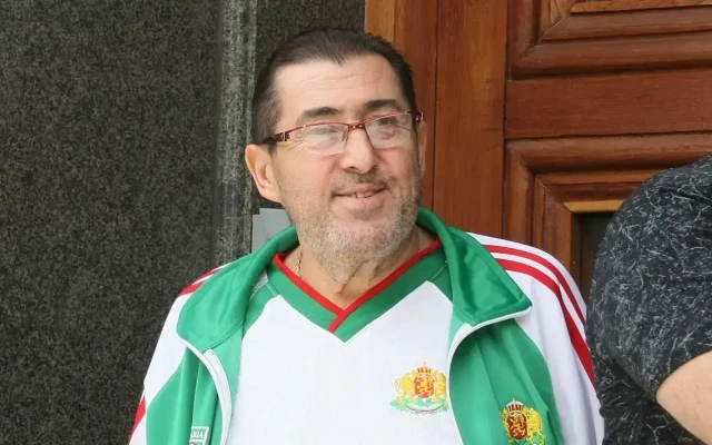 Отчужденият син на Митьо Пищова му направи панихида година след смъртта му