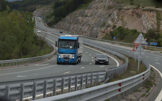 Временно ограничение на движението по АМ „Струма“ за обезопасяване на скатове