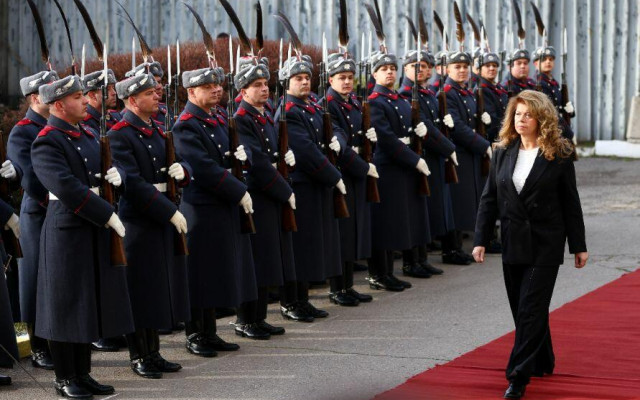 Йотова за напрежението в Близкия изток: Диалог, а не заплахи, мир, а не война