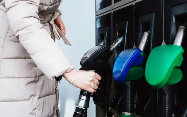 Дизелът в Букурещ падна под 2 евро