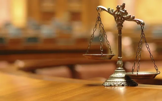 Осъдиха баща и син за блудство с малолетна