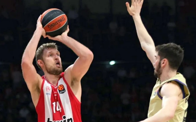 Везенков няма да може да се срещне с българските фенове преди мача