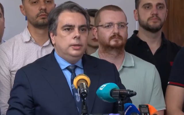 Асен Василев: Проблемът с цените е сериозен, можем да вдигнем доходите