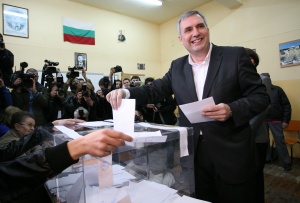 Калфин „оптимист“, гласува за „горда България“