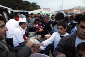 Десетки хиляди на палатки в Турция