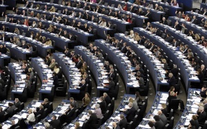 ЕП иска опростени правила за обществените поръчки