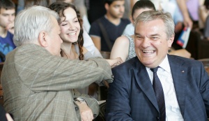 Калфин може да навакса 300 000 гласа, смята Румен Петков