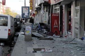 Самоубийствен атентат в Югоизточна Турция убива, ранява десетки