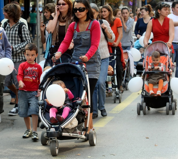 Съветът на Европа се отказва от забрана за съобщаване на пола на бебетата