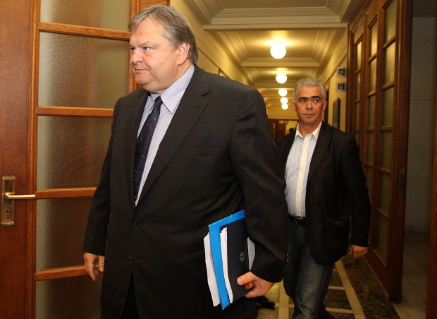 ЕС, МВФ пускат новия спасителен транш за Гърция