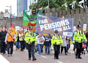 И англичаните протестират срещу пенсионна реформа