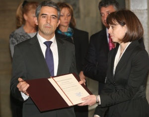 Дадоха на Плевнелиев тапия за президент