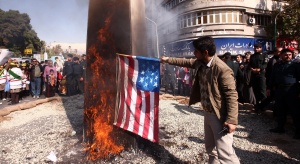 „Смърт на САЩ“, скандират в Техеран