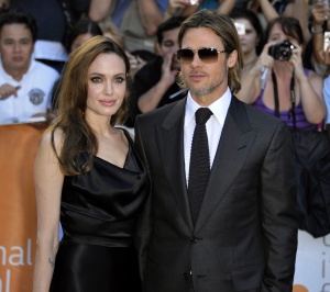 Съдят Бранджелина за болнични