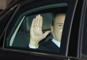 Берлускони подаде оставка „огорчен"