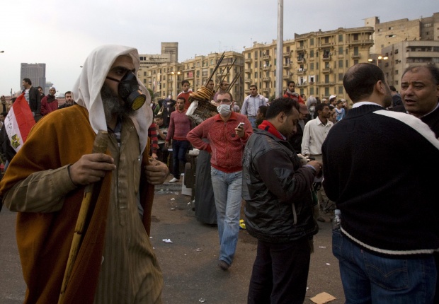 Военните се мъчат да удържат Египет