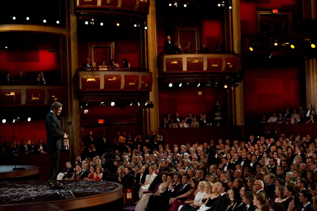 Били Кристъл ще води „Оскарите“
