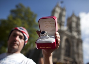 И мъжете искат годежни пръстени