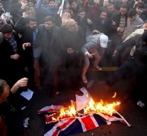 Иран плаши ЕС заради петролното ембарго