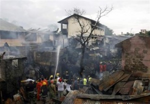 Самолет се разби в училище на Филипините