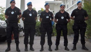 Сръбски полицаи стачкуват, искат пари