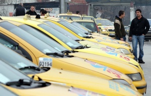 Мъж опита да убие таксиметрова шофьорка в Дружба