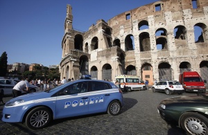 Колет-бомба получиха данъчните в Рим
