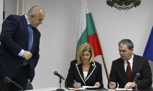 Нона Караджова чисти морето