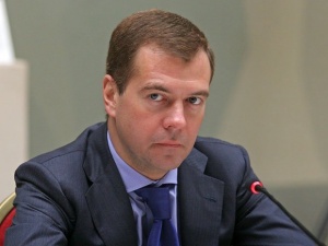 Медведев: Русия не иска да й се месят