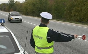 Повече пътни полицаи по празниците