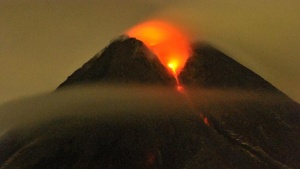 Вулкан изригна в Индонезия
