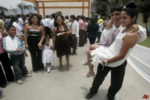 Масова сватба в Перу