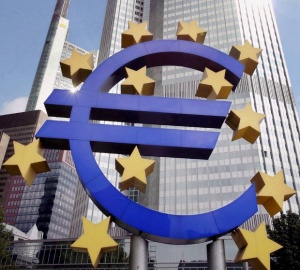 Еврото падна до едно от най-ниските си нива