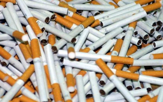 Хванаха полицай с 6 хиляди кутии цигари без бандерол
