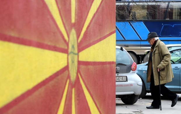 Хага: Гърция е нарушила споразумението с Македония