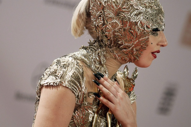 Лейди Гага ще изнесе 450 концерта през 2012 г.