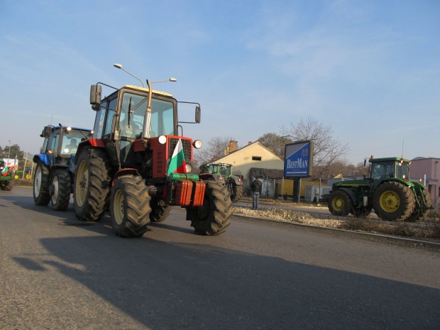 София пуска само 170 трактора