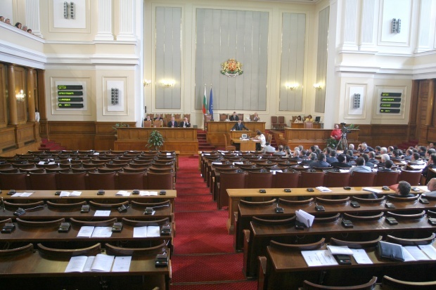 Депутатите приеха 1.35% дефицит за 2012