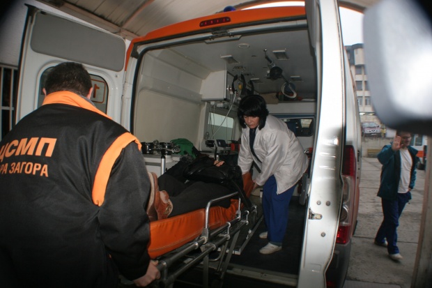 Роми нападнаха линейка в Стара Загора